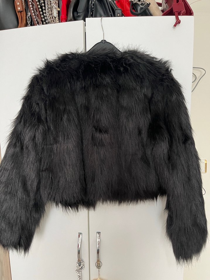 Siyah Kadın Kürk - Görsel 3