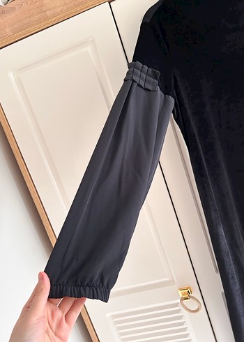 Siyah Uzun Kollu Zincir Detaylı Tesettür Elbise - Görsel 5