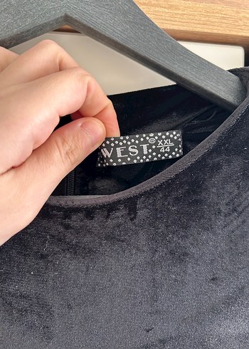 Siyah Uzun Kollu Zincir Detaylı Tesettür Elbise - Görsel 4