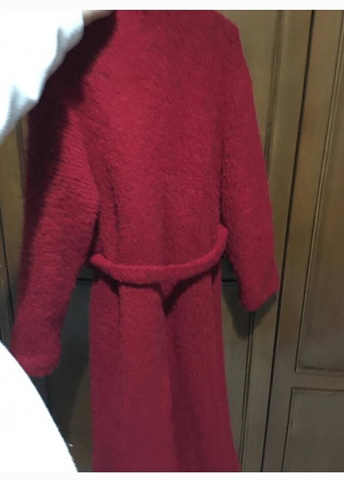 Kırmızı kaban - Görsel 3