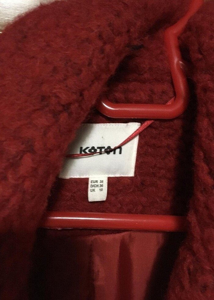 Kırmızı kaban - Görsel 4