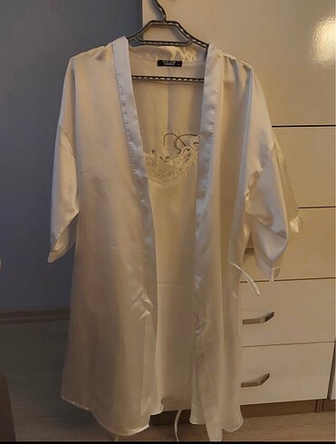 Forever New Bride gecelik sabahlık terlik takım