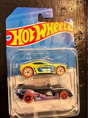  Hot wheels 7 adet