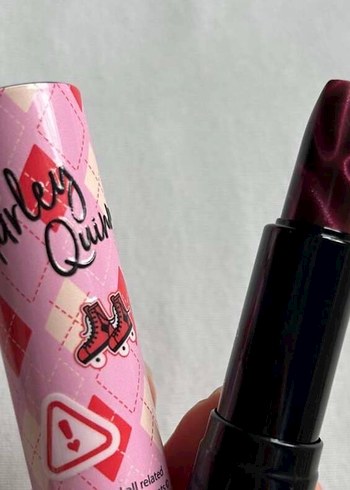 Sheglam Arkham Harley Quinn Lipstick - Görsel 3