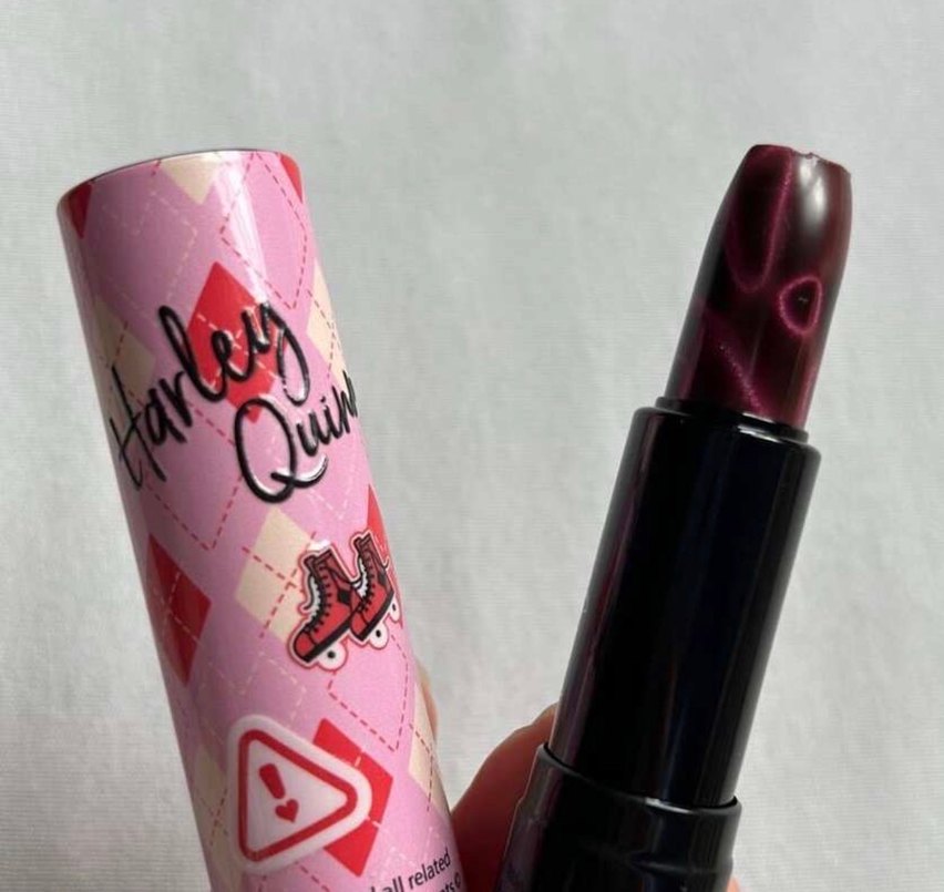 Sheglam Arkham Harley Quinn Lipstick - Görsel 3