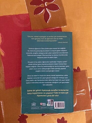 Beden Ali Hazelwood-Aşk hipotezi Kitap orijinaldir/sadece ıslandı