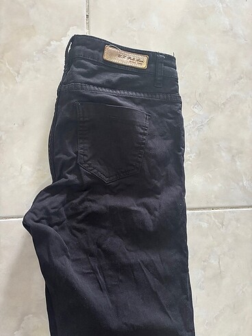 34 Beden siyah Renk U.S.Polo 34 beden siyah slim pantolon