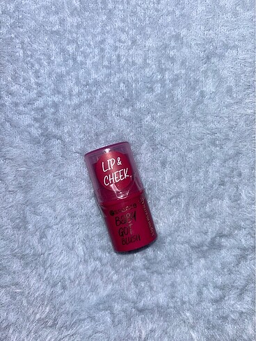 Essence 050 cherry cherry cherry baby got blush