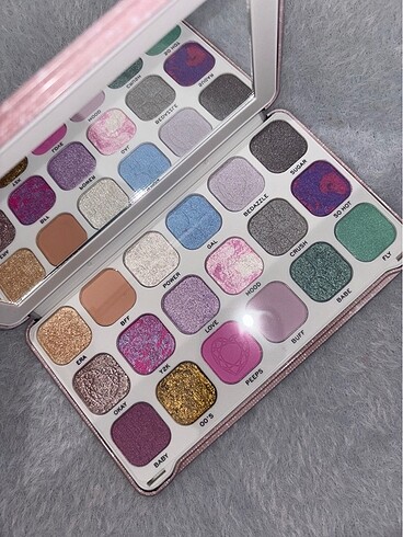 Beden Renk MAKEUP REVOLUTION Forever Flawless Dreamer
