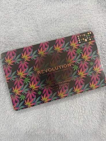 Revolution Forever Limitless Extra Chilled Far Paleti