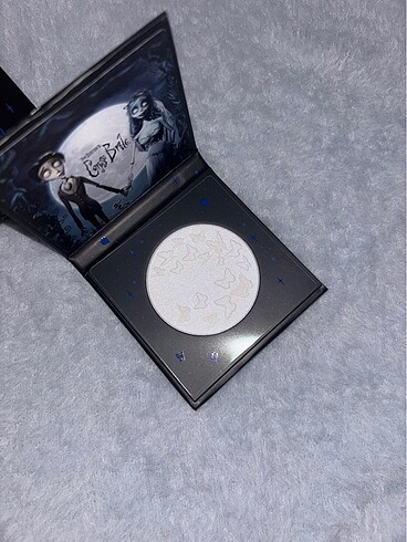 Beden Renk Corpse Bride SHEGLAM Beaming Highlighter