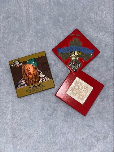 The Wizard Of OZ SHEGLAM Medal Of Courage Highlighter