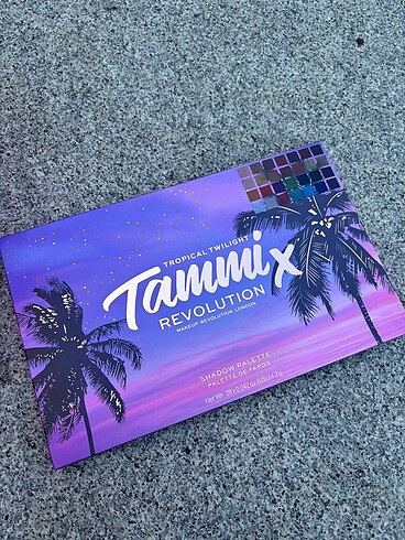 REVOLUTIONXTAMMI TROPICAL TWILIGHT FAR PALETİ