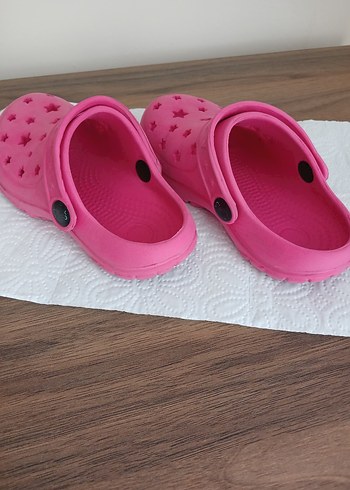 Düğmeli Pembe Kız Terlikleri