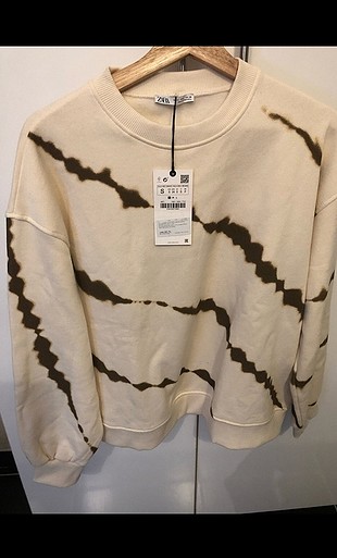 Zara sweatshirt
