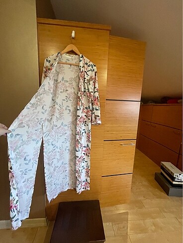Quzu Çiçekli Uzun Kimono
