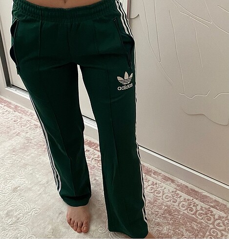 Adidas orijinal, eşofman altı etiketsiz sıfır ürün. Üstten oturu