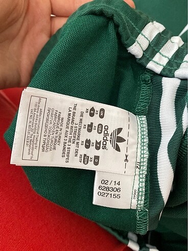 xs Beden yeşil Renk Adidas orijinal, eşofman altı etiketsiz sıfır ürün. Üstten oturu