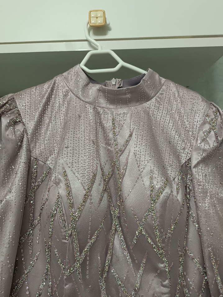 Uzun Kollu Nakışlı lilaAbiye Elbise - Görsel 4