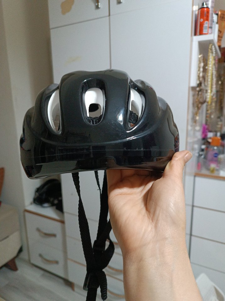 Siyah Minimalist paten kaskı - Görsel 2