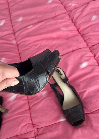 Tokalı Siyah Kadın Dolgu Topuklu Ayakkabı - Görsel 3