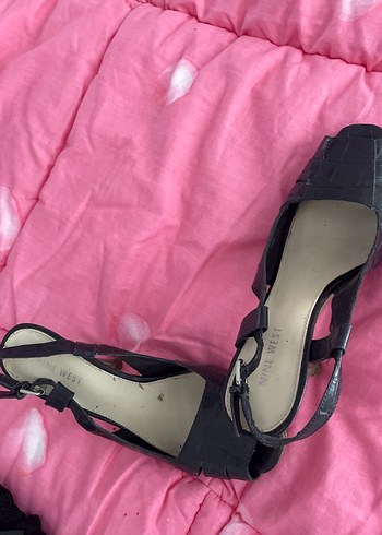 Tokalı Siyah Kadın Dolgu Topuklu Ayakkabı - Görsel 4