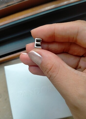 E harfi charm