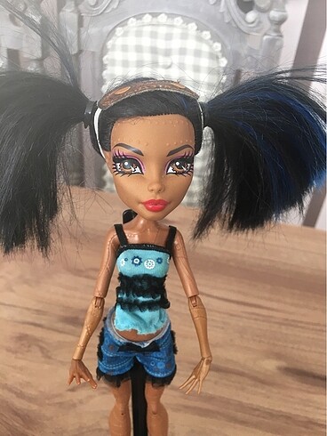 Beden Monster high