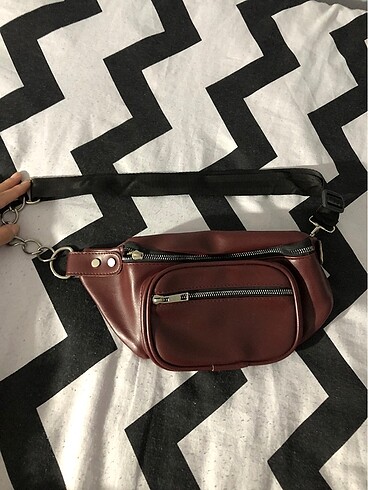 Bordo zincirli bel çantası