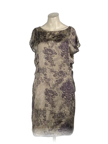 PreLoved Kısa Elbise %70 İndirimli.