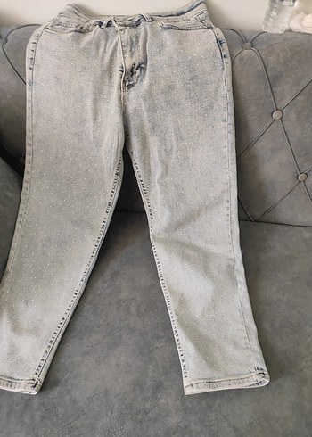 mavi Düğmeli Rahat Kesim Kadın Midi önü ful taşlı Kot Pantolon
