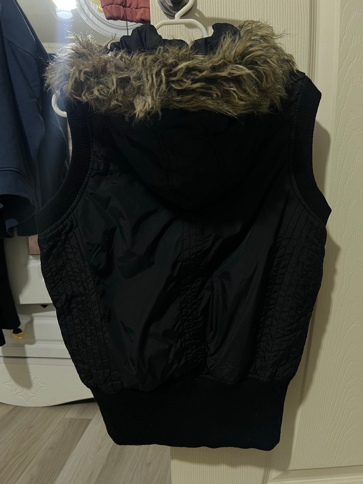 Kürk Detaylı Siyah Kız çocuk Yelek - Görsel 2