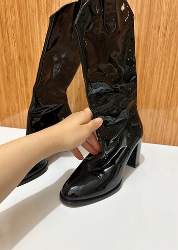 37 Beden Kadın Parlak Siyah Dizüstü Gotik Topuklu Bot
