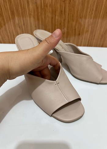 Salvatore Ferragamo Dolgu Topuklu Kadın Terlik