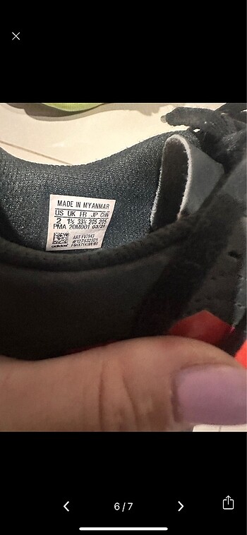 33 Beden Adidas çocuk halı saha