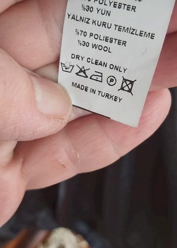 Yun Siyah Düğmeli Kadın Kaban - Görsel 4