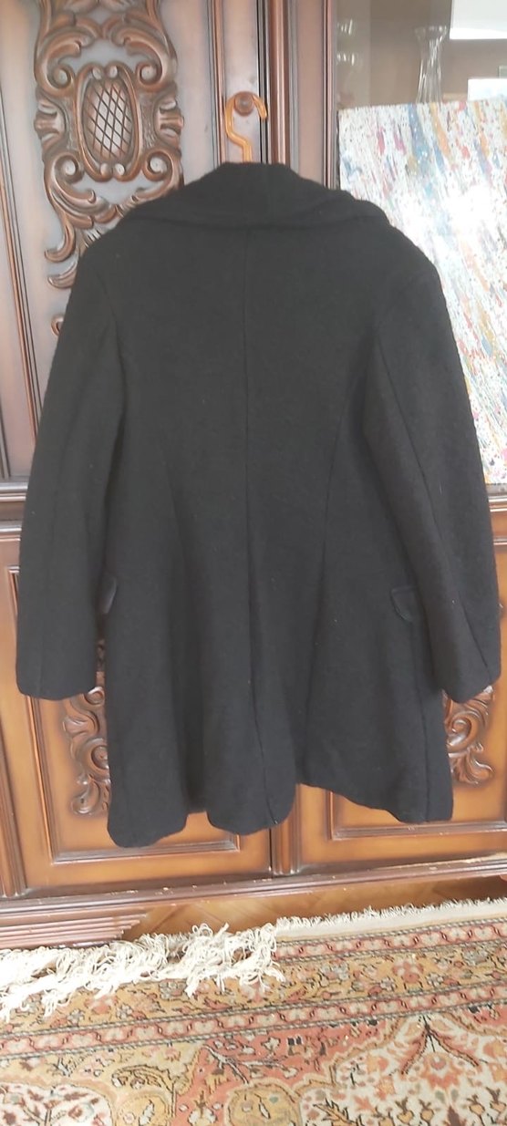 Yun Siyah Düğmeli Kadın Kaban - Görsel 5