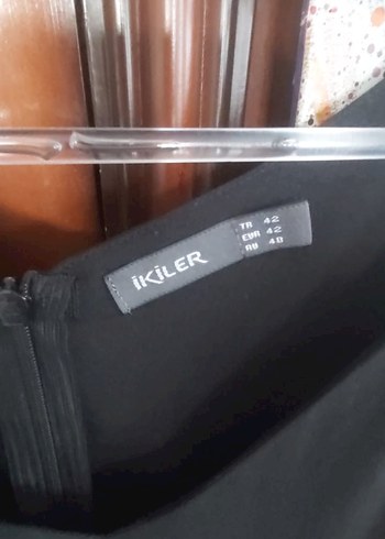 Siyah Pilili V Yakalı Kolsuz Midi Elbise - Görsel 3