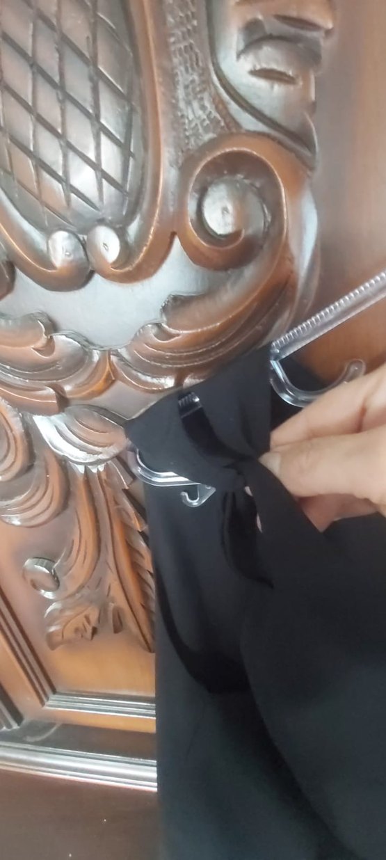 Siyah Pilili V Yakalı Kolsuz Midi Elbise - Görsel 4