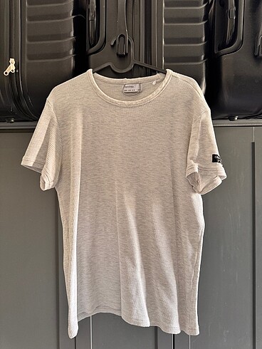 Bershka tshirt