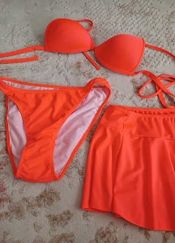 Diğer Bikini takimi