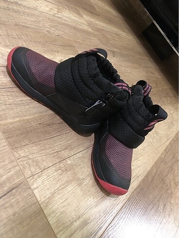 27 Beden siyah Renk Adidas çocuk bot