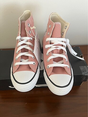 36 Beden Converse high top sneakers