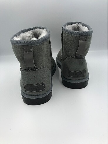 Ugg Ugg mini bot
