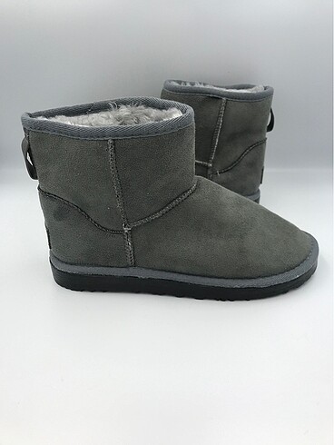 37 Beden Ugg mini bot