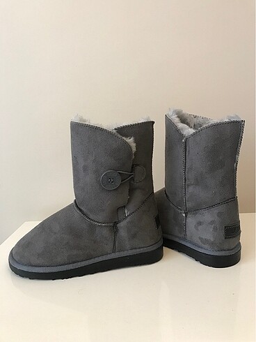 Ugg Ugg düğmeli bot