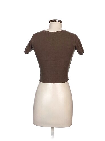 m Beden Pull and Bear T-shirt %70 İndirimli.