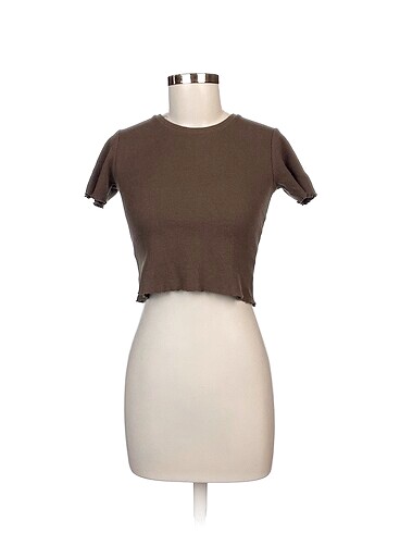 Pull and Bear T-shirt %70 İndirimli.