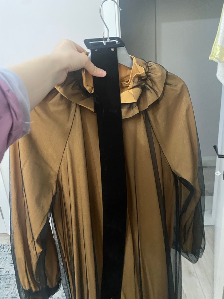 Uzun Drapeli Parlak Kahverengi Kadın Elbise - Görsel 4