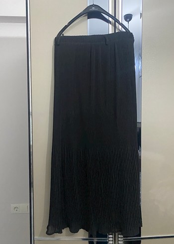 Kadın Siyah Pileli Uzun Etek - Görsel 2